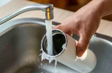 Як відмити термос та позбавитися від неприємного запаху