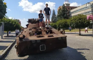 У Кам’янці-Подільському організували виставку знищеної техніки рашистів