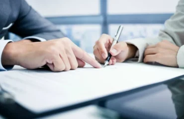 На Хмельниччині дозволили перевіряти документи, житло та транспорт громадян