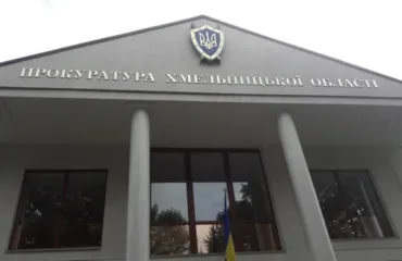 На Хмельниччині лікарка та директорка клініки могли надавати фіктивні послуги