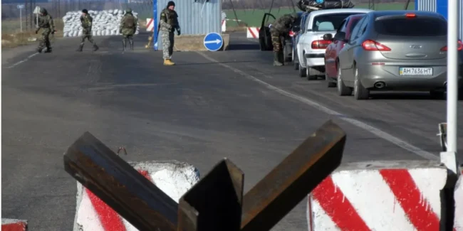 Чи можуть в Україні зупиняти авто для вручення повістки