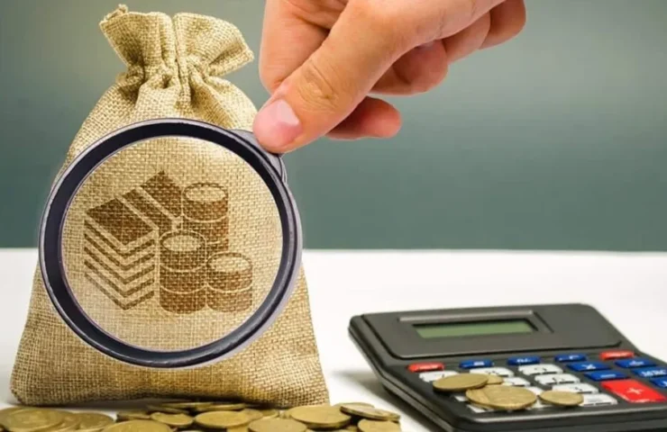 Податки / фото ілюстроване