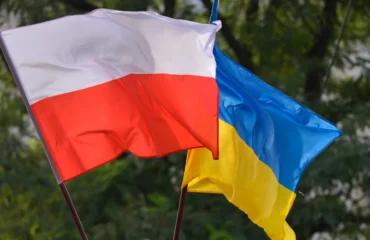 Український і польський прапори / фото ілюстроване