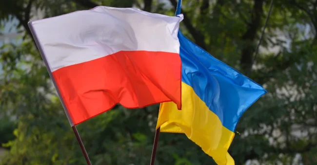 Український і польський прапори / фото ілюстроване
