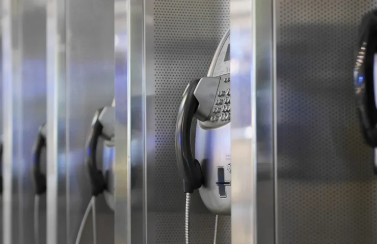 Дротові телефони / фото pixabay.com