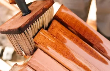 Лак для деревини: збереження краси та міцності