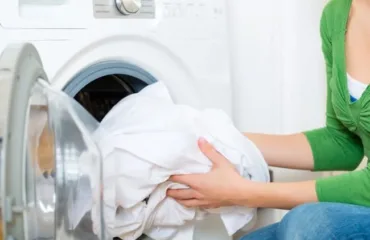 Що робити, щоби білі речі не втрачали білизну