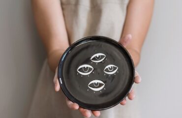 Что представляет собой посуда с рисунком на заказ?