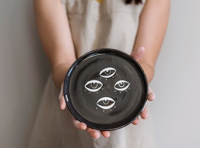 Что представляет собой посуда с рисунком на заказ?