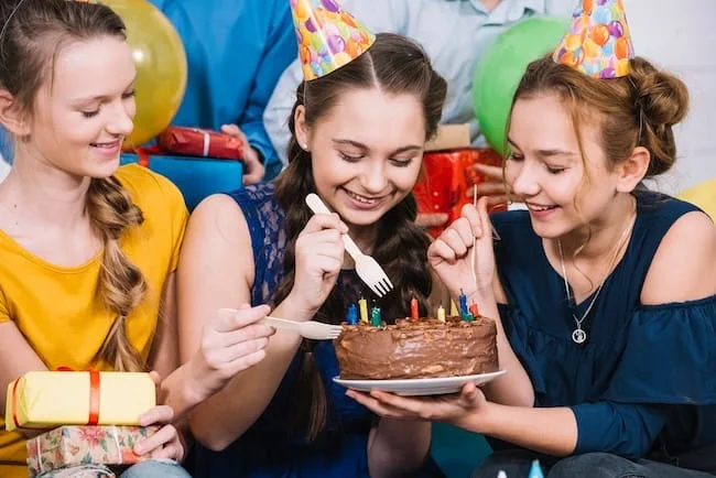 Як зробити привітання з Днем народження українською дійсно неповторним?