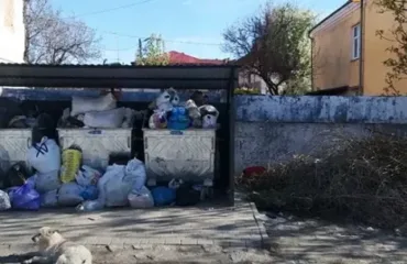 Відсутність вивезення сміття