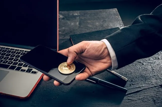 Як безпечно обміняти Bitcoin (BTC) на гривні (UAH)