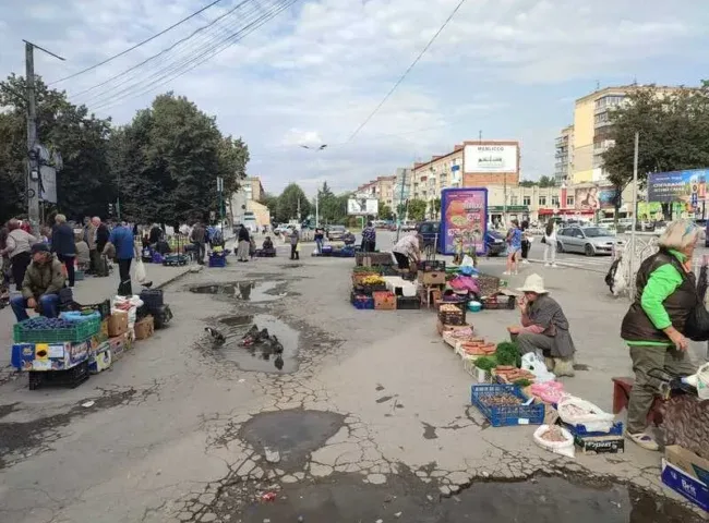 Стихійний ринок