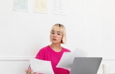 Нотаріальний переклад vs звичайний переклад: у чому різниця та коли потрібен нотаріус