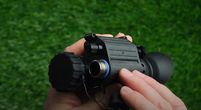 Використання монокуляра нічного бачення AGM PVS-14 NW1 у військових діях