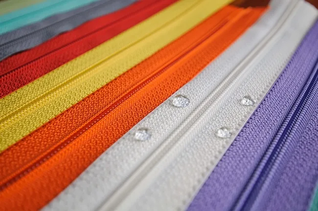 Що таке водовідштовхуюча застібка та чому вона важлива для вашого виробництва?