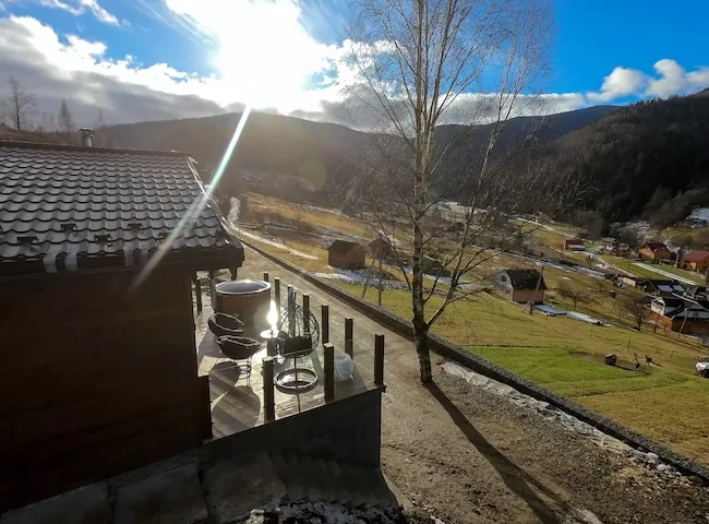 Чому варто обрати будинок в Карпатах з чаном для відпочинку та оздоровлення