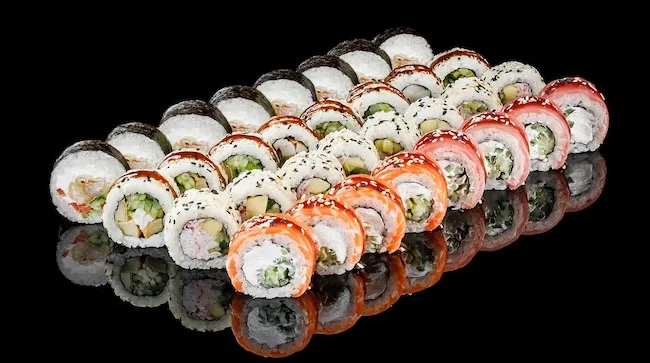 Яку рибу використовують для приготування в суші та ролах?