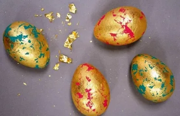 Блискучі яйця на Пасху