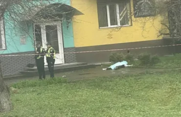 У Кам’янці з вікна випав чоловік