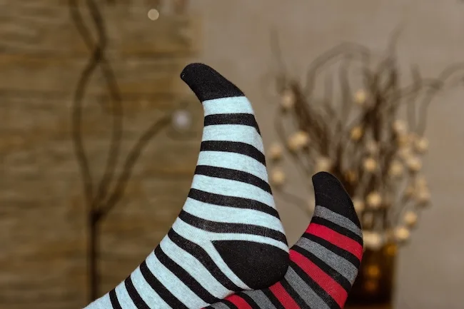 Які переваги і недоліки мають медичні шкарпетки без резинки