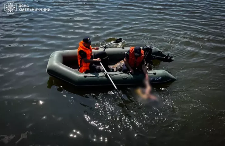 З річки на Шепетівщині дістали тіло потопельника