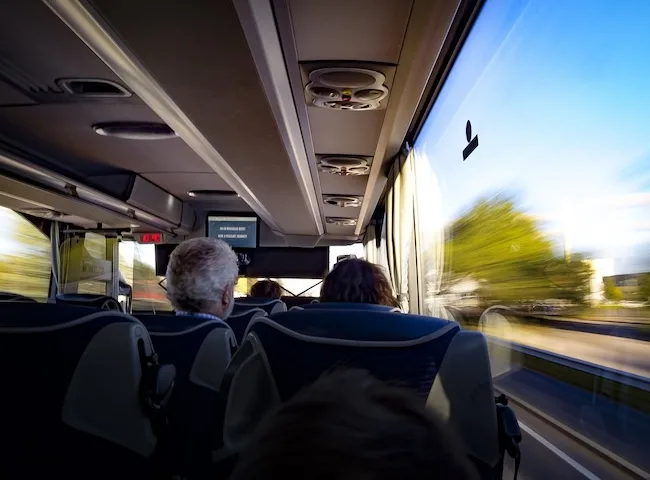 Чому варто обрати автобус Краків-Дніпро для подорожі в Україну
