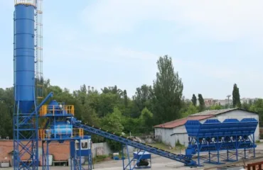 Надійне обладнання для АБЗ: де вигідно купити бетонозмішувальну установку в Україні