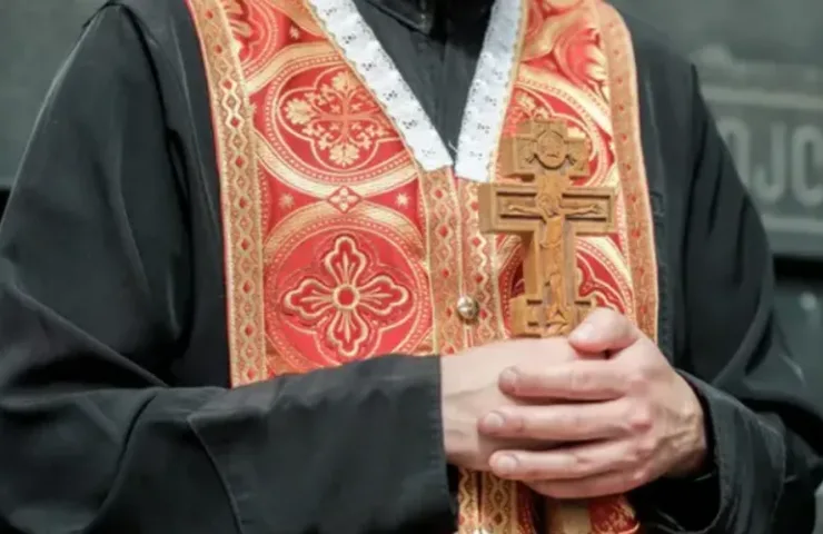 Бронь для священників