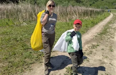 На Кам'янеччині прибрали береги Дністра:  зібрали 4 тонни сміття