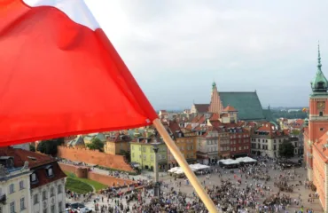 До українців в Польщі звернулися з попередженням: це треба зробити терміново, аби не втратити статус