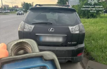 Перевищив швидкість і керував "під кайфом": на трасі зупинили Lexus