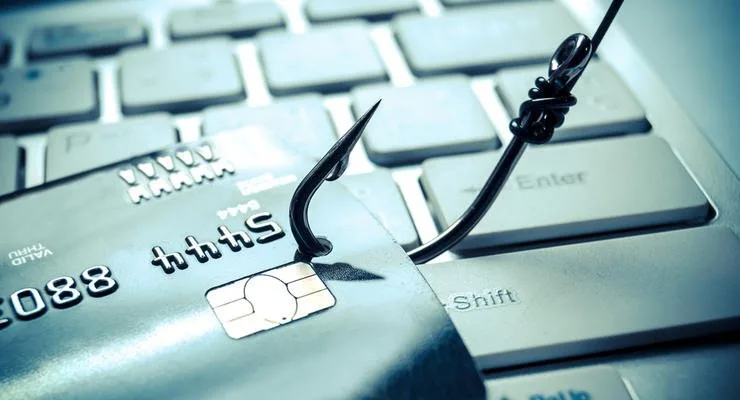 Двоє жителів Камʼянеччини втратили понад 56 тисяч гривень