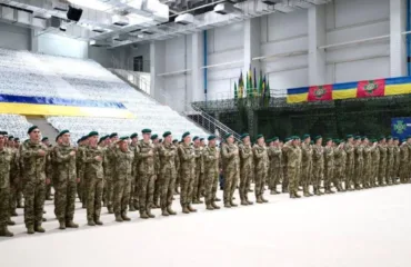 У рамках заходу випускники отримали дипломи про вищу освіту та попрощалися з Бойовим прапором Академії