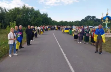 Після трьох років російського полону на Кам'янеччині зустріли звільненого захисника Павла Яковлєва