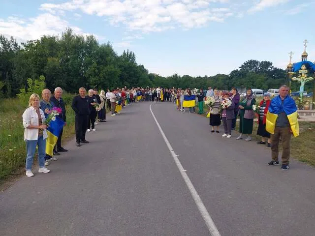 Після трьох років російського полону на Кам'янеччині зустріли звільненого захисника Павла Яковлєва