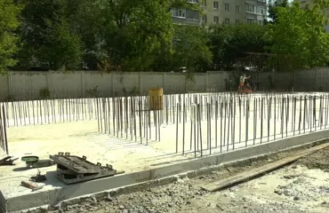 Усередині облаштують харчоблок, медичний кабінет, ігрові кімнати та спальні