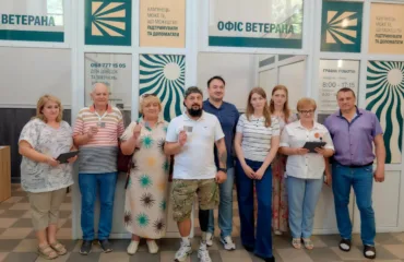 У Кам’янці-Подільському почали видавати картки жителя громади