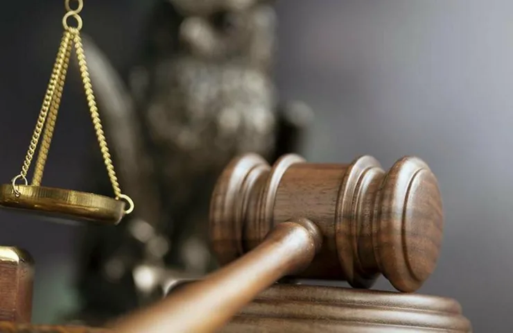 У Кам’янці-Подільському вчителя визнали винним у побитті учня