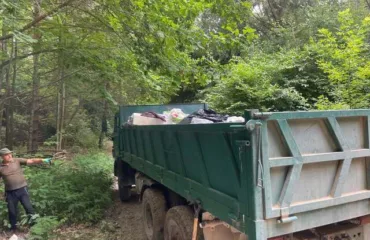 Відпочивальники Подільських Товтр залишили після себе тонни сміття