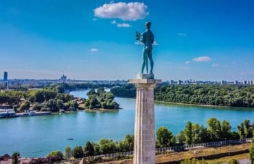 Чому туристи масово їдуть до Сербії