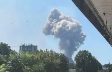 Дим внаслідок вибуху у Хмельницькому 31 серпня