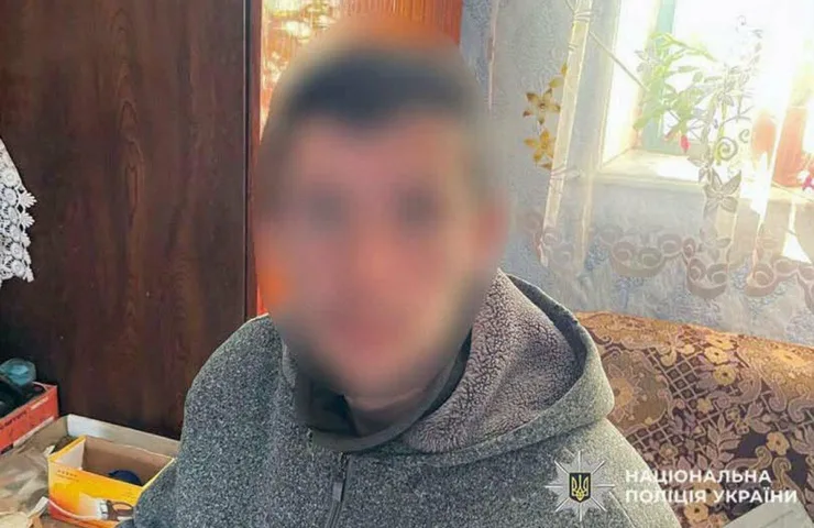 Привласнив з рахунку матері безвісти зниклого захисника майже пів мільйона гривень